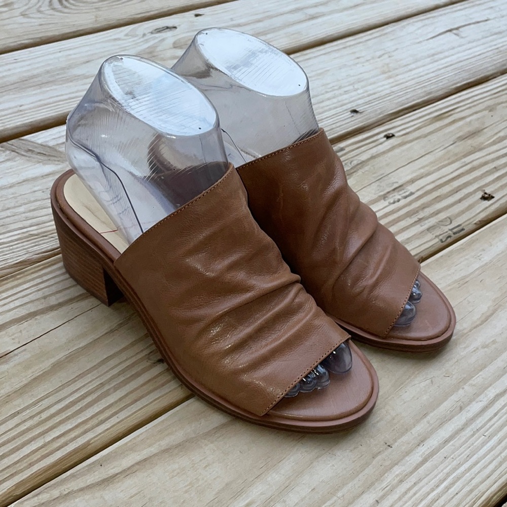 SOLE SOCIETY "TESIANA" Tan Leather SANDAL size 5M